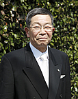 植草学園短期大学　学長　中坪　晃一