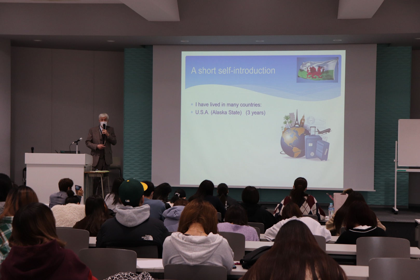 植草学園大学の国際交流の授業のようす