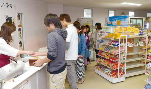 U-SHOP(コンビニエンスストア)(1F)