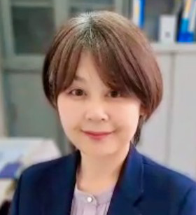 岩瀬　靖子