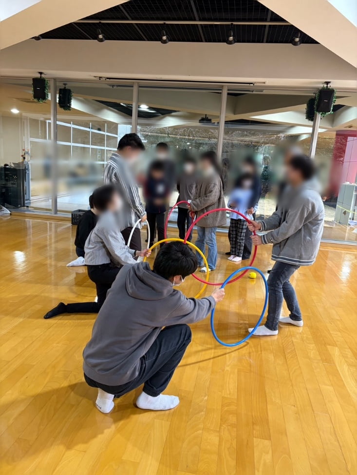 音楽療法士を目指す学生が、知的に障がいのある子どものための「リズムあそび教室」を開催