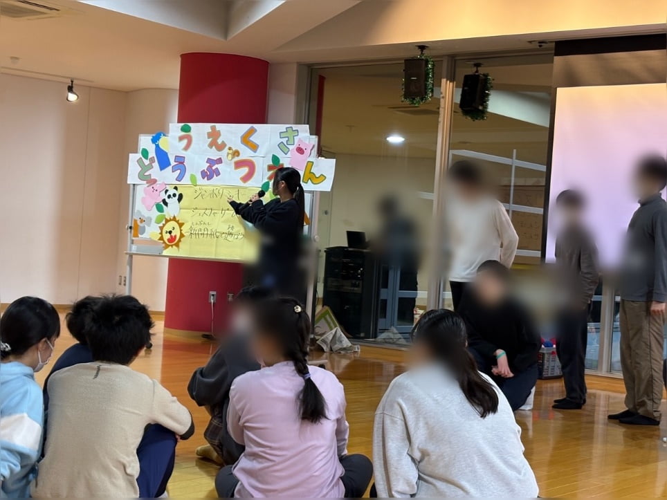 音楽療法士を目指す学生が、知的に障がいのある子どものための「リズムあそび教室」を開催
