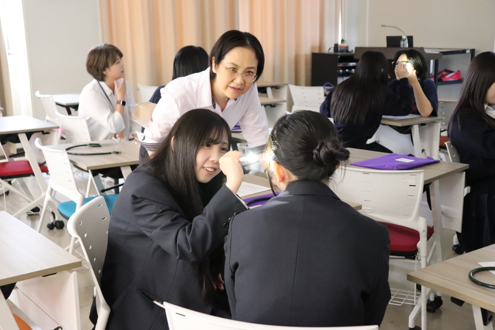 つくば国際大学 東風高等学校のみなさんが大学に来てくれました。