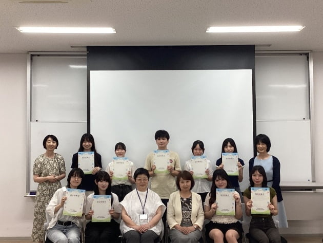 令和8年度 認定絵本士授与式